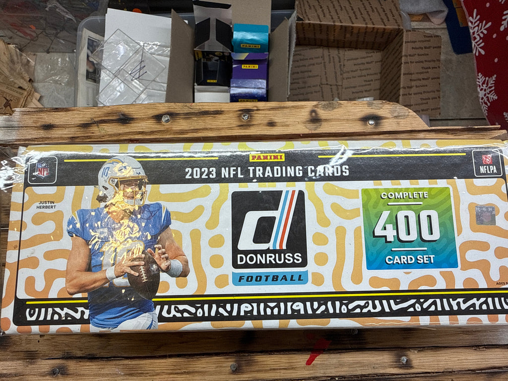 2023 NFL 400 count complete card set.